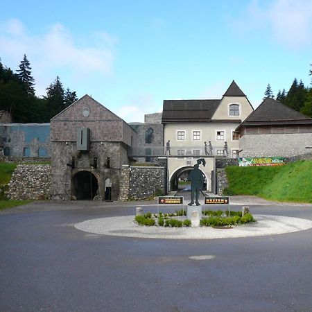 Hotel Maximilian Reutte Exterior photo